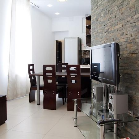 Your Comfortable Stay In Apartment Next To Opera House Lviv Exterior photo